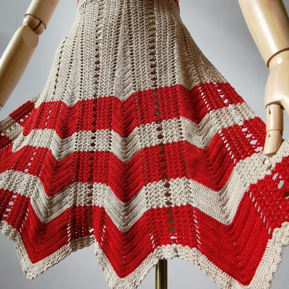 Vintage Beige and Red Zig Zag Crochet 50s Style Half Apron - Picture 7 of 12